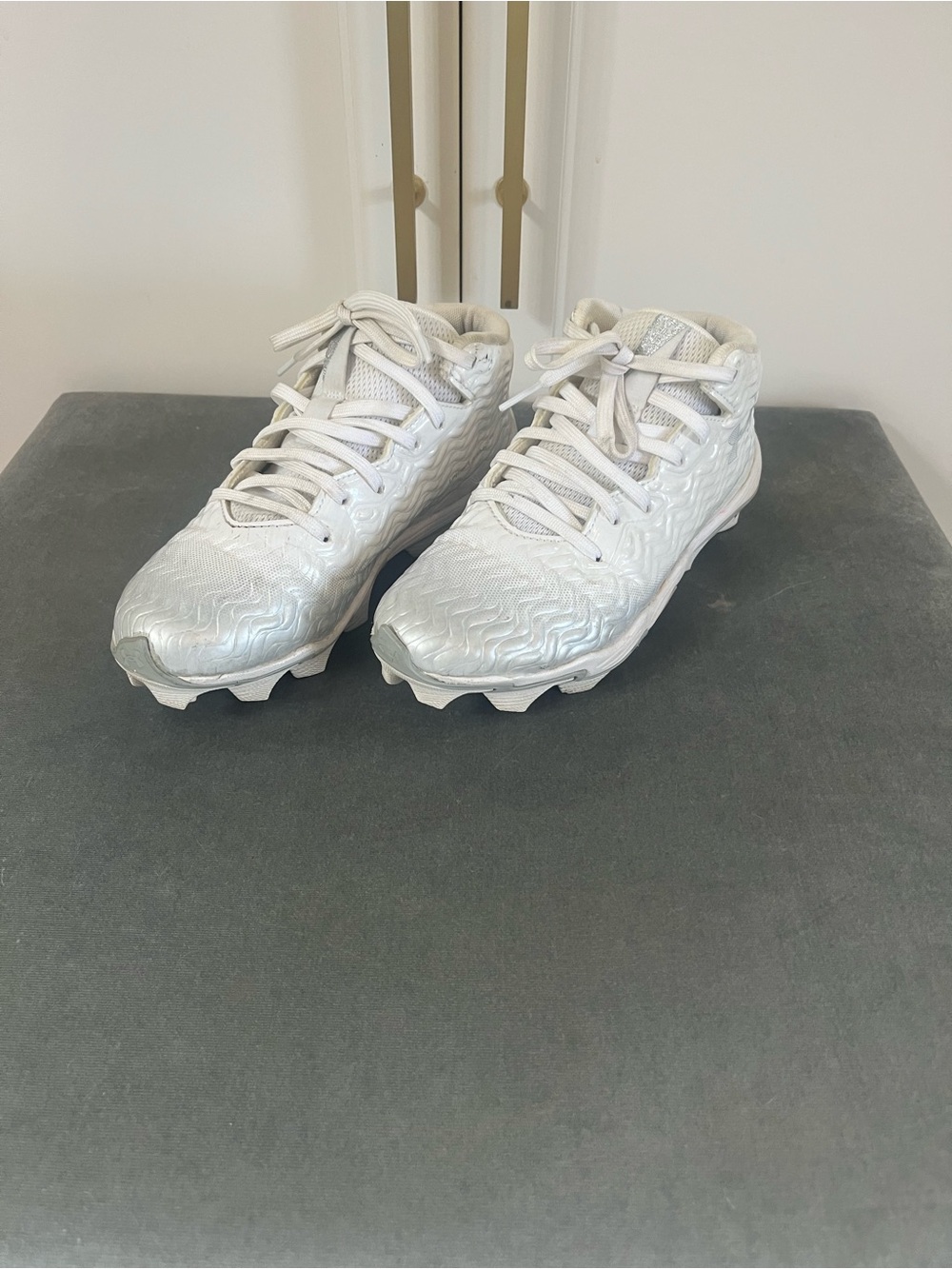 Under Armour Spotlight Hammer Jr. Football Cleats